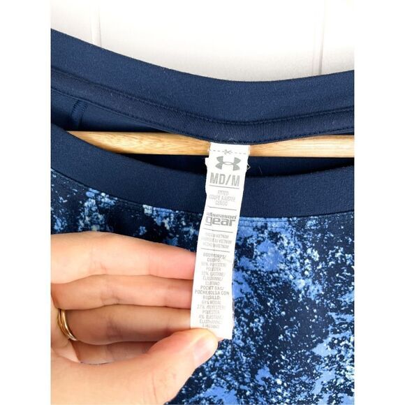 Under Armour UA StudioLux Take-A-Chance Crew Blue Long Sleeve Top Women's M - Picture 3 of 8